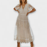 Amaya – Vestido Midi Boho con Encaje y Bordados